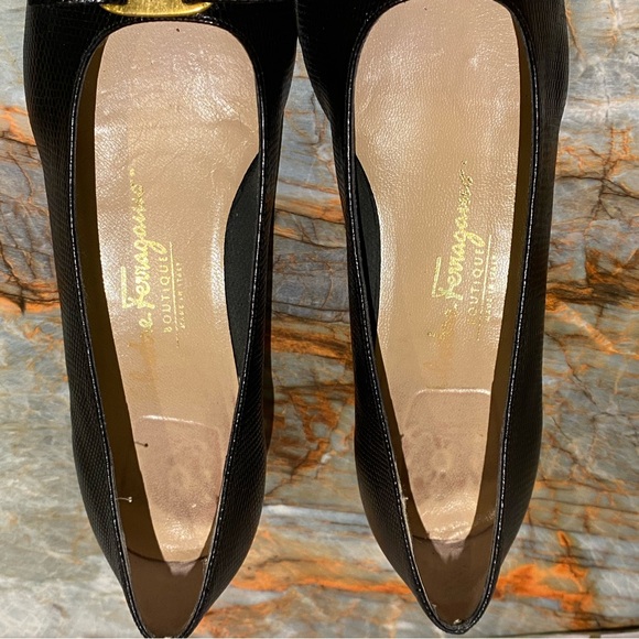 Salvatore Ferragamo Classic Vara Bow Lizard Embossed Calf Leather - Picture 8 of 13